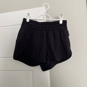 Lululemon Hotty Hot Mid-Rise Shorts